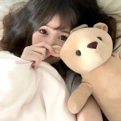 神秘囚困中的信念抉择
